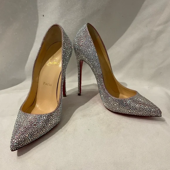 Christina Louboutin Pumps - Picture 5 of 6